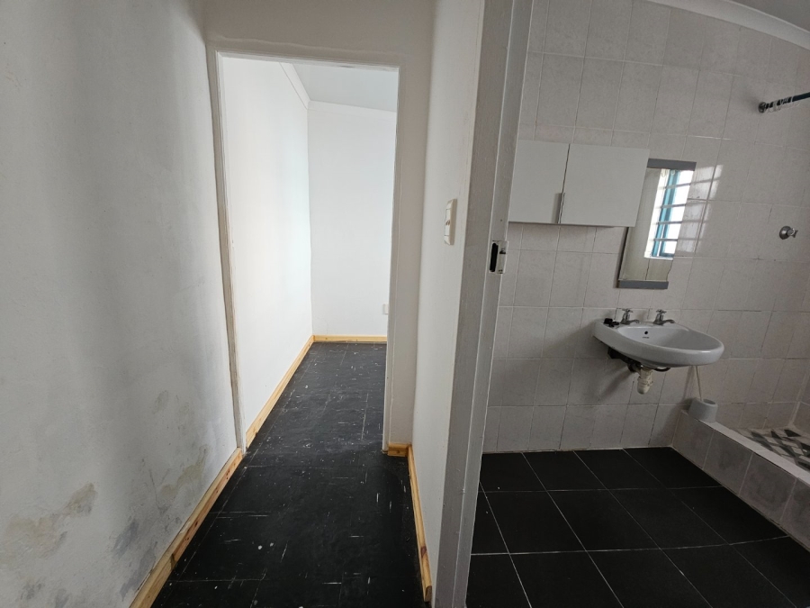 To Let 1 Bedroom Property for Rent in Westgate Western Cape